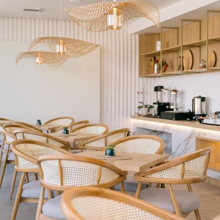 Hotel Teuta Улцинь Екстер'єр фото