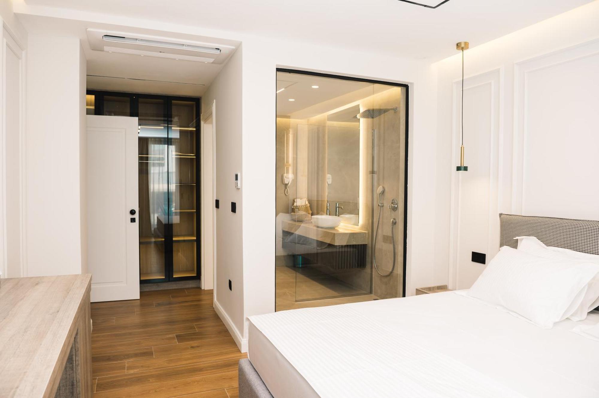 Hotel Teuta Улцинь Екстер'єр фото
