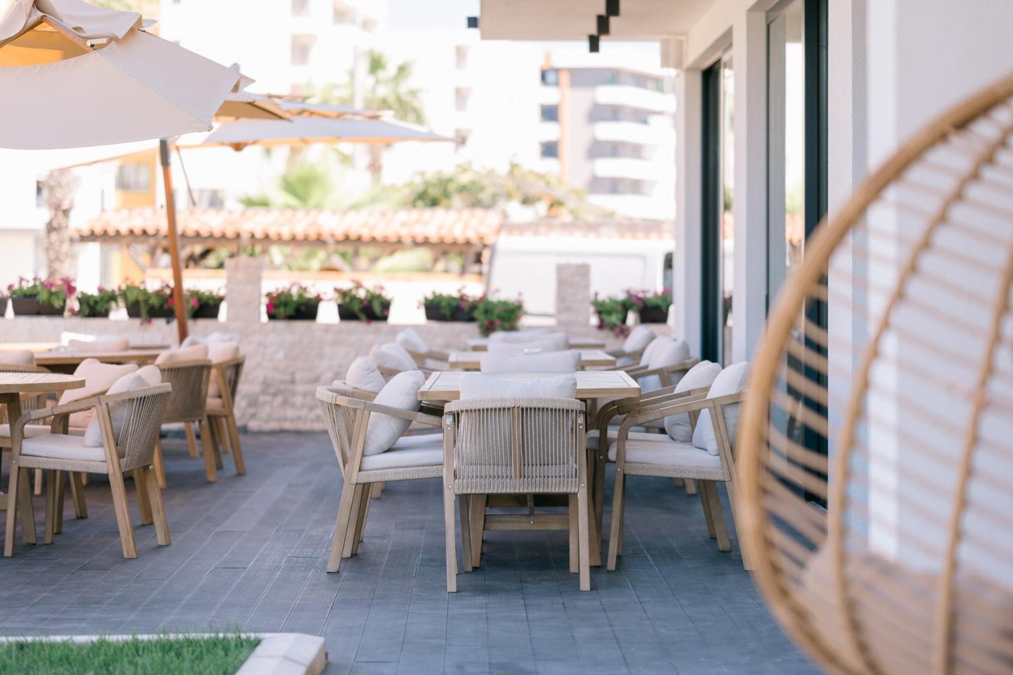 Hotel Teuta Улцинь Екстер'єр фото