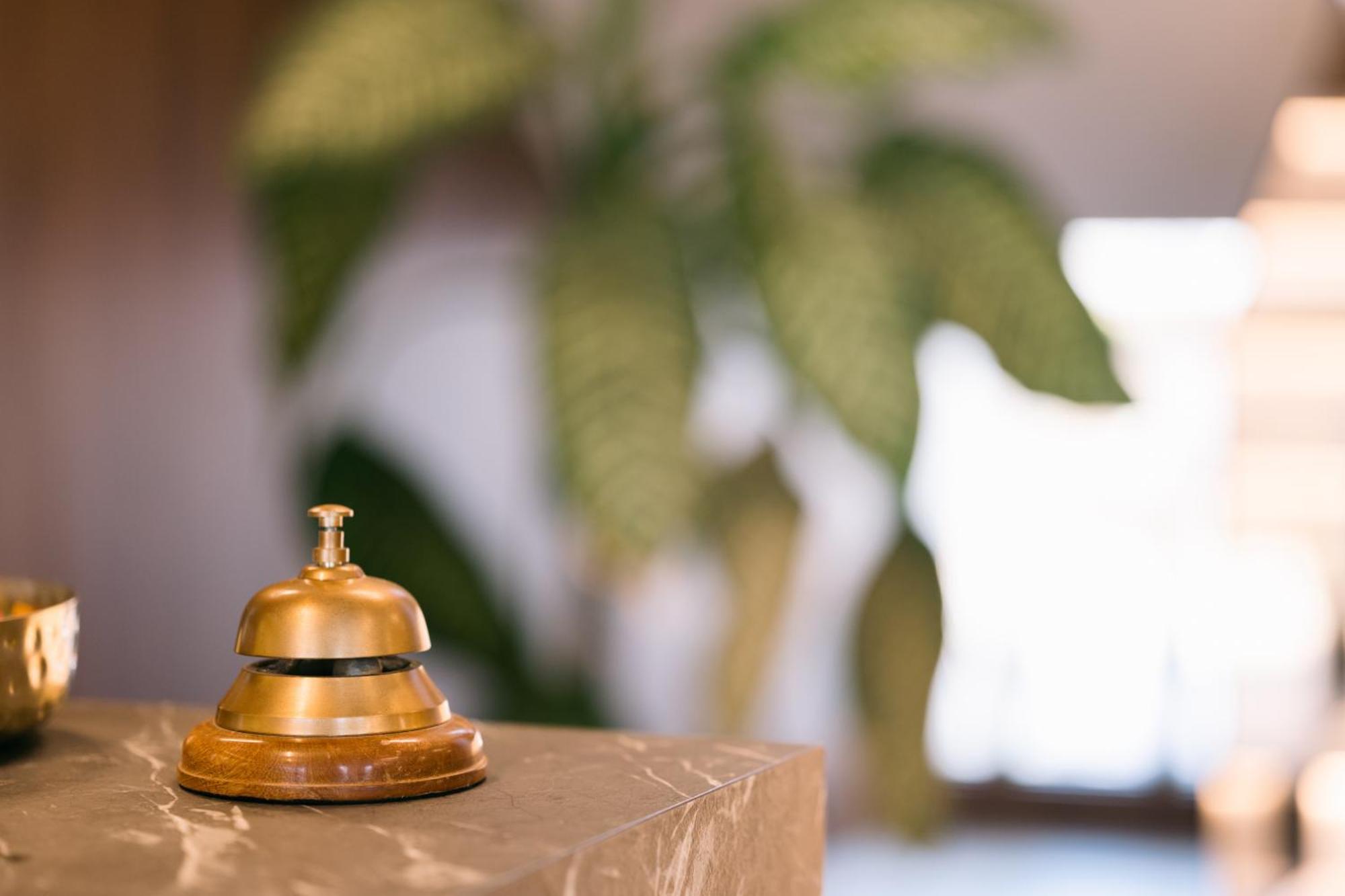 Hotel Teuta Улцинь Екстер'єр фото
