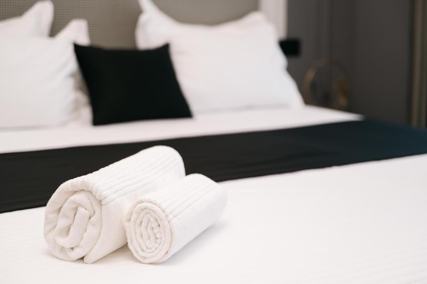 Hotel Teuta Улцинь Екстер'єр фото