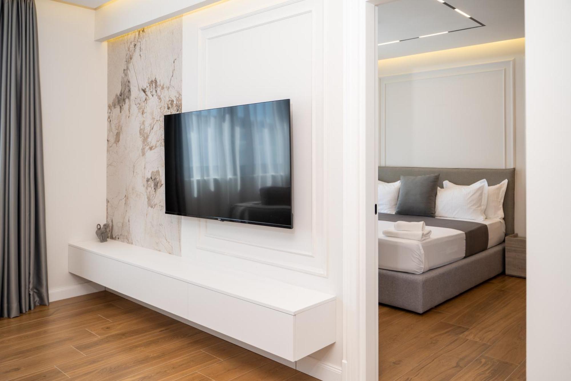 Hotel Teuta Улцинь Екстер'єр фото