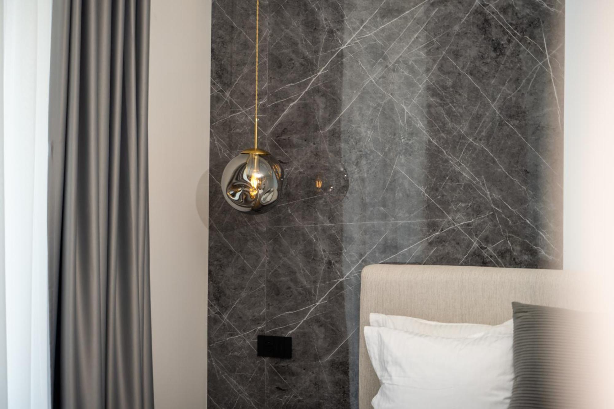 Hotel Teuta Улцинь Екстер'єр фото